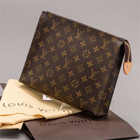 louis vuitton toiletry pouch 26 replica|louis vuitton toiletry hard case.